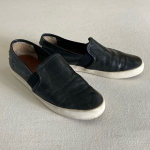 Unisex Frye leather slip on shoes